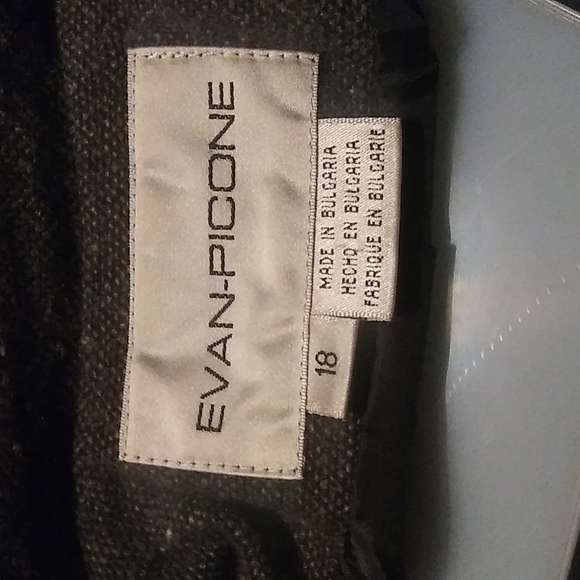 Pantsuit - Picture 2 of 3